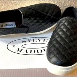 NIB kids Steve Madden Shoe Size 3